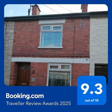Maire Toireasa - Cosy Refurbished Property In The Gaeltacht Quarter Belfast Luaran gambar