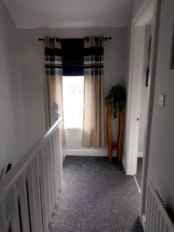 Maire Toireasa - Cosy Refurbished Property In The Gaeltacht Quarter Belfast Luaran gambar
