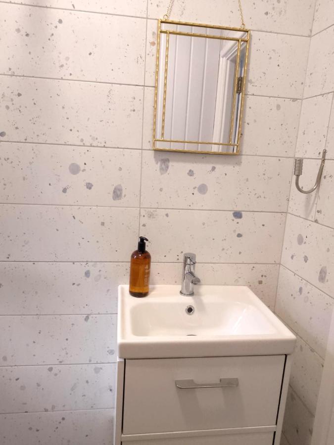 Maire Toireasa - Cosy Refurbished Property In The Gaeltacht Quarter Belfast Luaran gambar