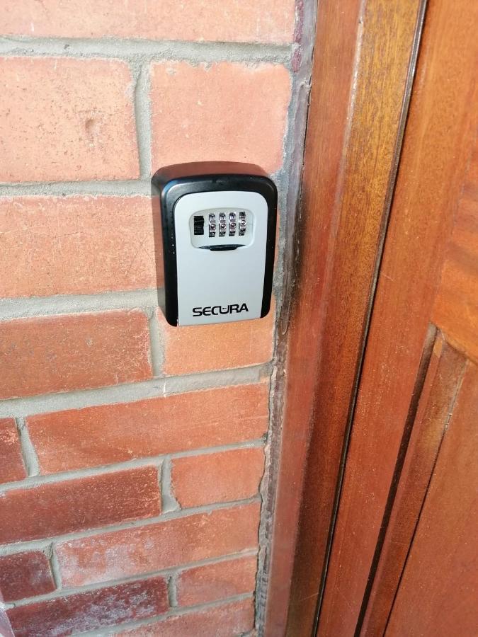 Maire Toireasa - Cosy Refurbished Property In The Gaeltacht Quarter Belfast Luaran gambar