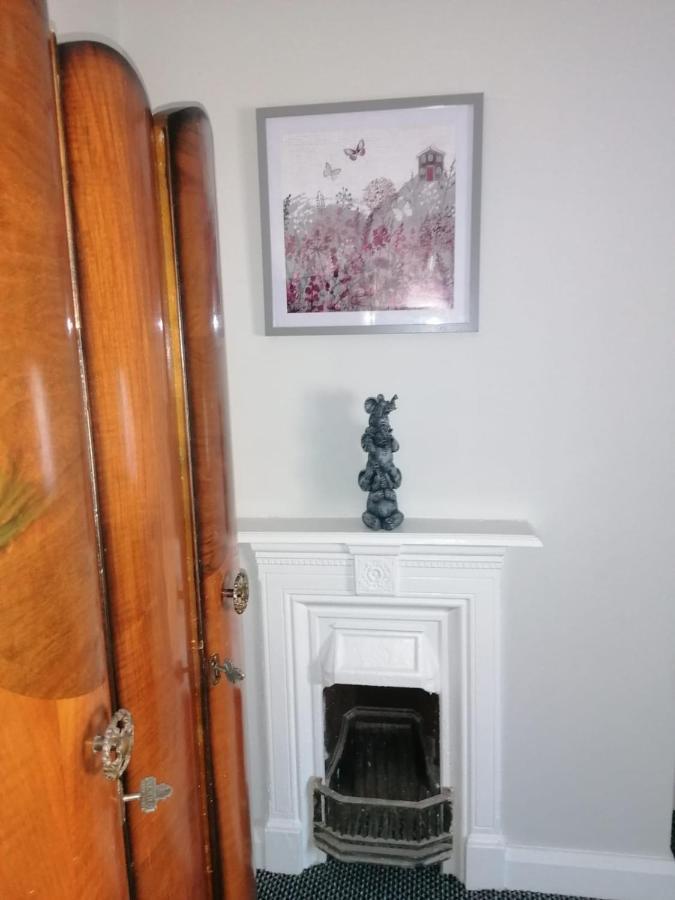 Maire Toireasa - Cosy Refurbished Property In The Gaeltacht Quarter Belfast Luaran gambar