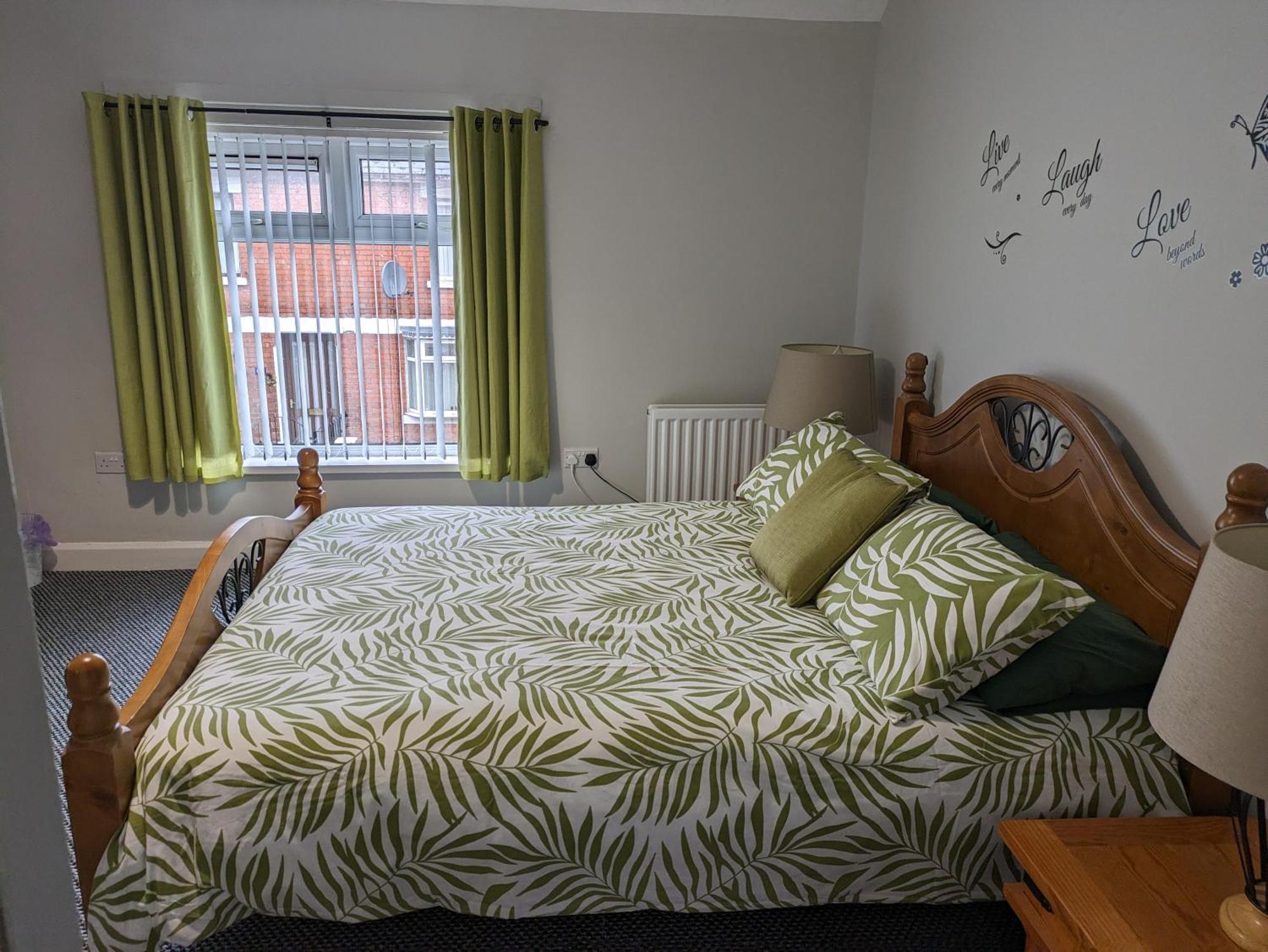 Maire Toireasa - Cosy Refurbished Property In The Gaeltacht Quarter Belfast Luaran gambar