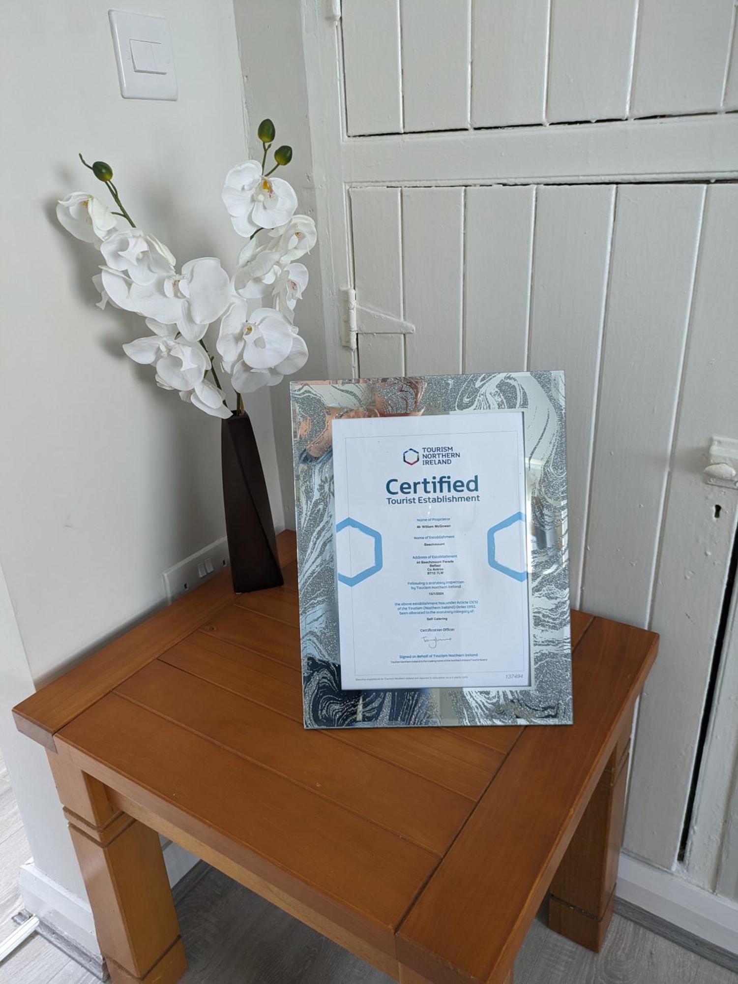 Maire Toireasa - Cosy Refurbished Property In The Gaeltacht Quarter Belfast Bilik gambar