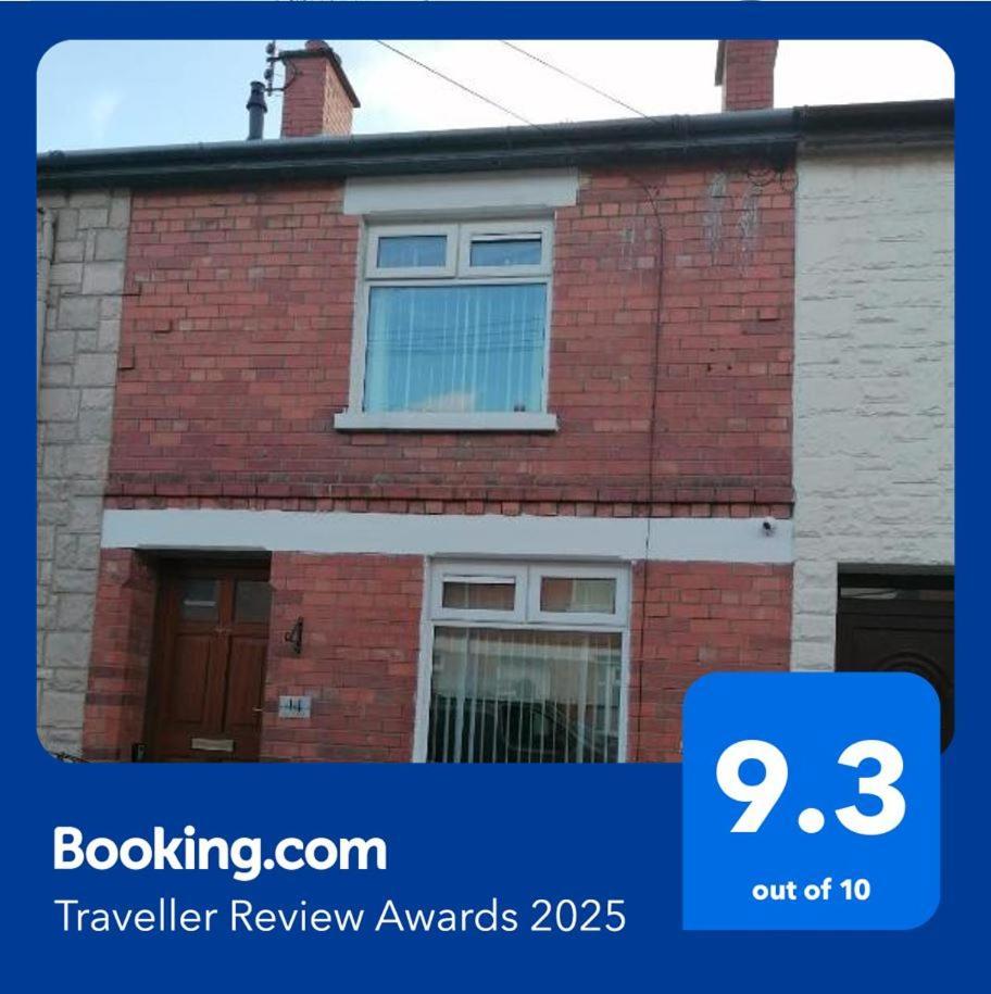 Maire Toireasa - Cosy Refurbished Property In The Gaeltacht Quarter Belfast Luaran gambar